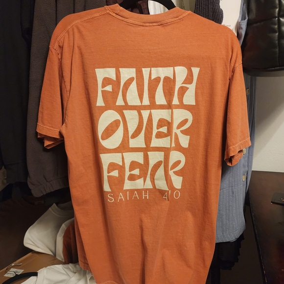 Faith Over Fear Men's Orange T-Shirt - Picture 1 of 3